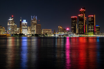 Fototapeta na wymiar View of Detroit skyline by night from Windsor, Ontario