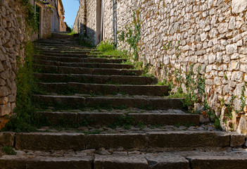 Treppe Unkraut Licht Schatten Pučišća Kroatien Insel Brac Mittelmeer Adria Urlaub mediterran...