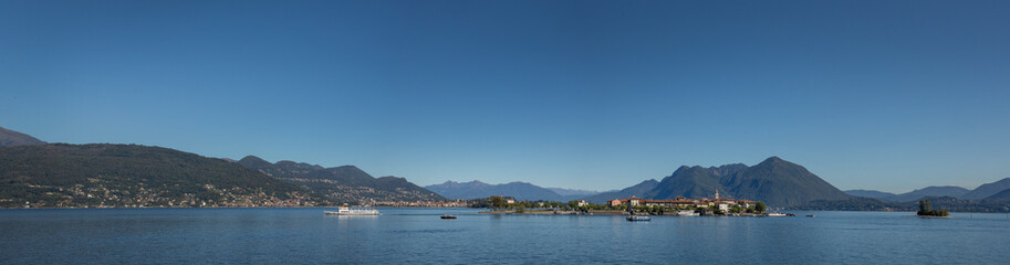 Fototapeta na wymiar Lago Magiorre Italy. Isola Bella. Isola Superiore. Lake.