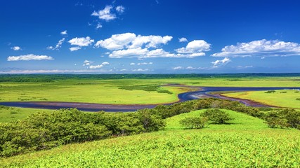 北海道・浜中町 初夏の霧多布湿原の風景