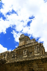 Fototapeta na wymiar Ruinas mayas en la penínsual de yucatán