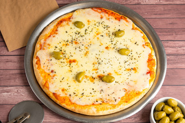 pizza de queso y tomate