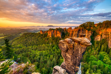 Goldene Stunde - Sonnenaufgang über der Bastei © Frank