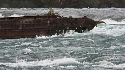 Niagara River shipwreck