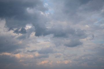 ドラマチックな空