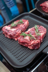 raw meat 