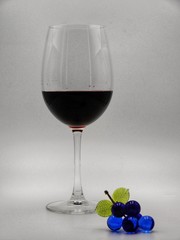 calice di vino rosso toscano chianti