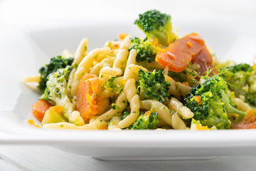 Piatto di trofie con broccoli e bottarga, Cucina Italiana