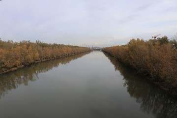 Le fleuve Rhône à Solaize vu du pont de Vernaison Solaize - Département du Rhône - France