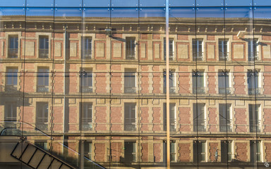 Obraz premium reflet halles de Nimes