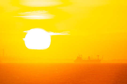 晴れやかな朝の海DSC2323