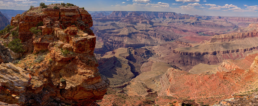 Northern view of the Grand Canyon from Papago Point on the south rim, the rock on the left is Hollenback Point, Grand Canyon National Park, Arizona