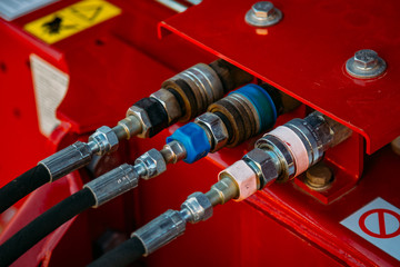 Connected hydraulic pressure pipes system of construction, agricultural or other machinery