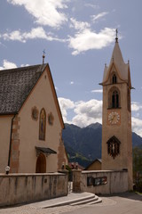 Fototapeta na wymiar Kirche in Servaus