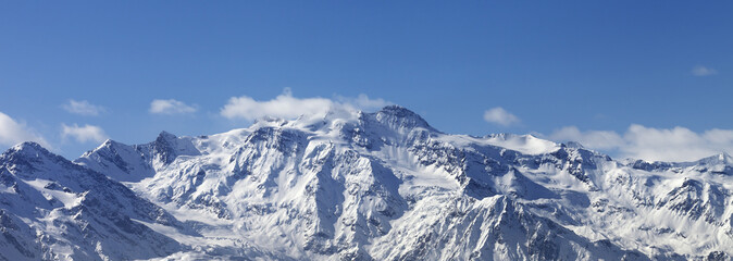 Fototapeta na wymiar Winter mountains in nice sunny day