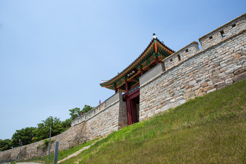 Hongju eupseong is a town castle from the Joseon Dynasty.