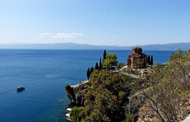 Fototapeta na wymiar Panorama of Lake Ohrid and the Church of St. Kaneo in Ohrid