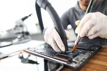 Computer service maintenance of laptops