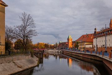 Widok na Halę Targową we Wrocławiu © fotozen
