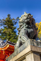 Obraz premium Guardian lion-dog at Shinto shrine, Tokyo, Japan