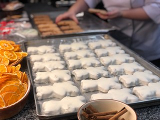 cooking gingerbread bears
