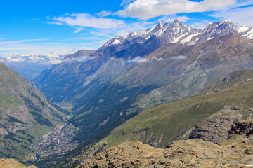 Fototapeta premium Colorful mountain landscape of the Swiss Alps on a summer day