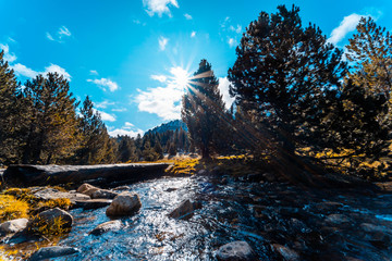 Salida del sol en los Pirineos