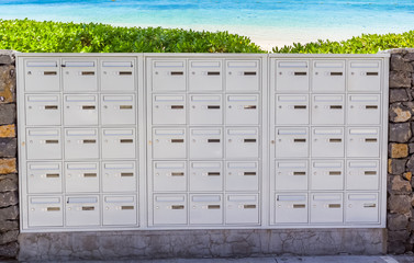 Mur de boîtes aux lettres 