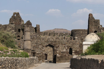 Inside view of entrance gate of Devgiri fort or Daulatabad Fort, Daulatabad, Aurangabad, Maharashtra