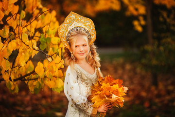 BEAUTIFUL GIRL IN NATIONAL RUSSIAN COSTUME. RUSSIAN BEAUTY