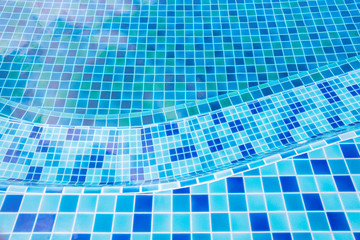 Swimming pool bottom caustics ripple