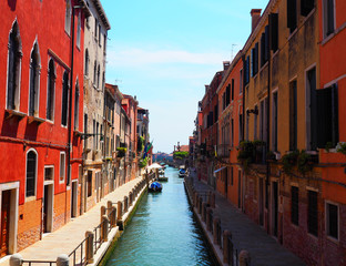 Fototapeta na wymiar View of the city of Venice in Italy