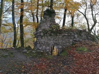 Auch die schönste Burg bleibt vor der Zeit nicht verschont 