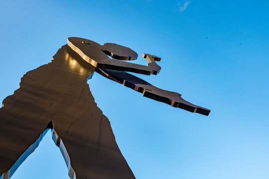 Kinetic Sculpture Hammering Man By Jonathan Borofsky Near Frankfurt Messe Exhibition