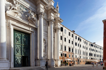 Portale dela Chiesa di Santa Maria Assunta detta I Gesuiti con l' ex Convento