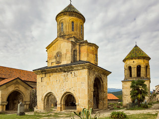 Gelati  ist eine Klosteranlage im Westen Georgiens, unweit der Stadt Kutaissi. Das Kloster zÃ¤hlt zu den bedeutendsten Werken georgischer Kunst