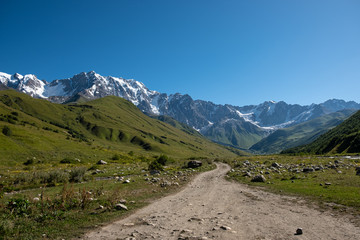 Walking trek to Shakra glacier