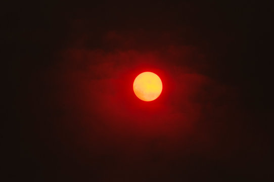 Gosford, Central Coast, NSW, Australia. 5:23 Pm. Saturday 15th November. Sunset Over The City Through Bushfire Smoke Haze.