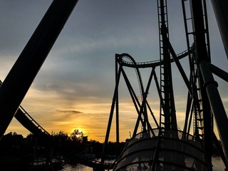 Obraz premium sunset on the roller coaster