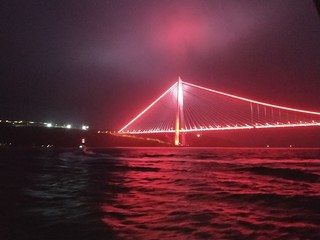 Obraz premium bridge at night