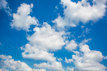 Obraz na płótnie Canvas Beautiful blue sky with clouds in background.