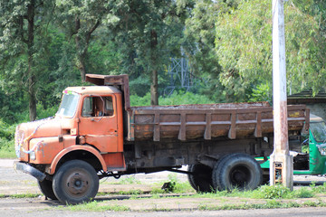 Obraz premium old truck on road