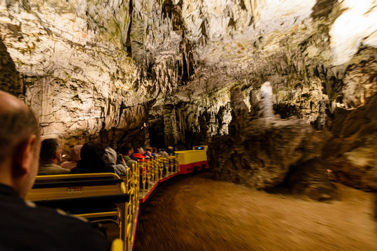 Postumia grotte e castello di Predjama