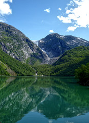 Fototapeta na wymiar Norwegian mountain lake in summer