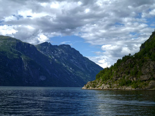 Fototapeta na wymiar Norwegian mountain lake in summer