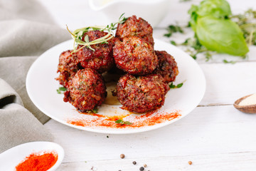 meatballs with tomato sauce