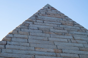 Fototapeta na wymiar 日本にあるピラミッド
