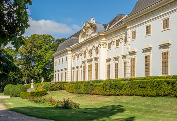 Fototapeta premium Halbturn palace