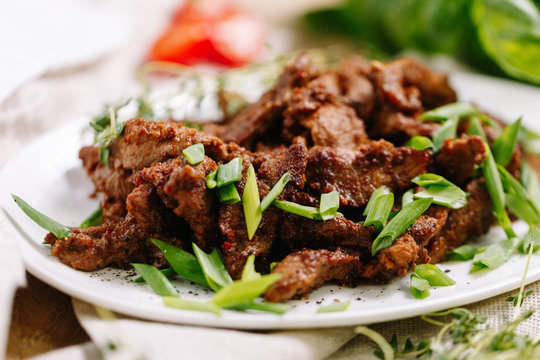 fried beef with onions