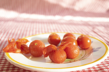 peeled pachino tomatoes